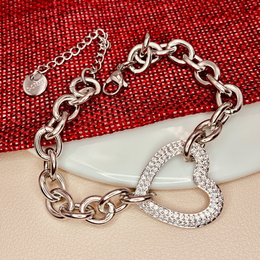 Silver CZ Pave Hollow Heart Charm Rolo Chunky Statement Bracelet